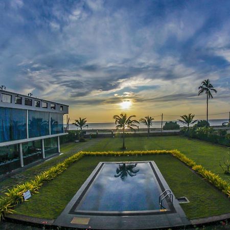 Calypso Sunset Hotel Iranawila Exterior photo