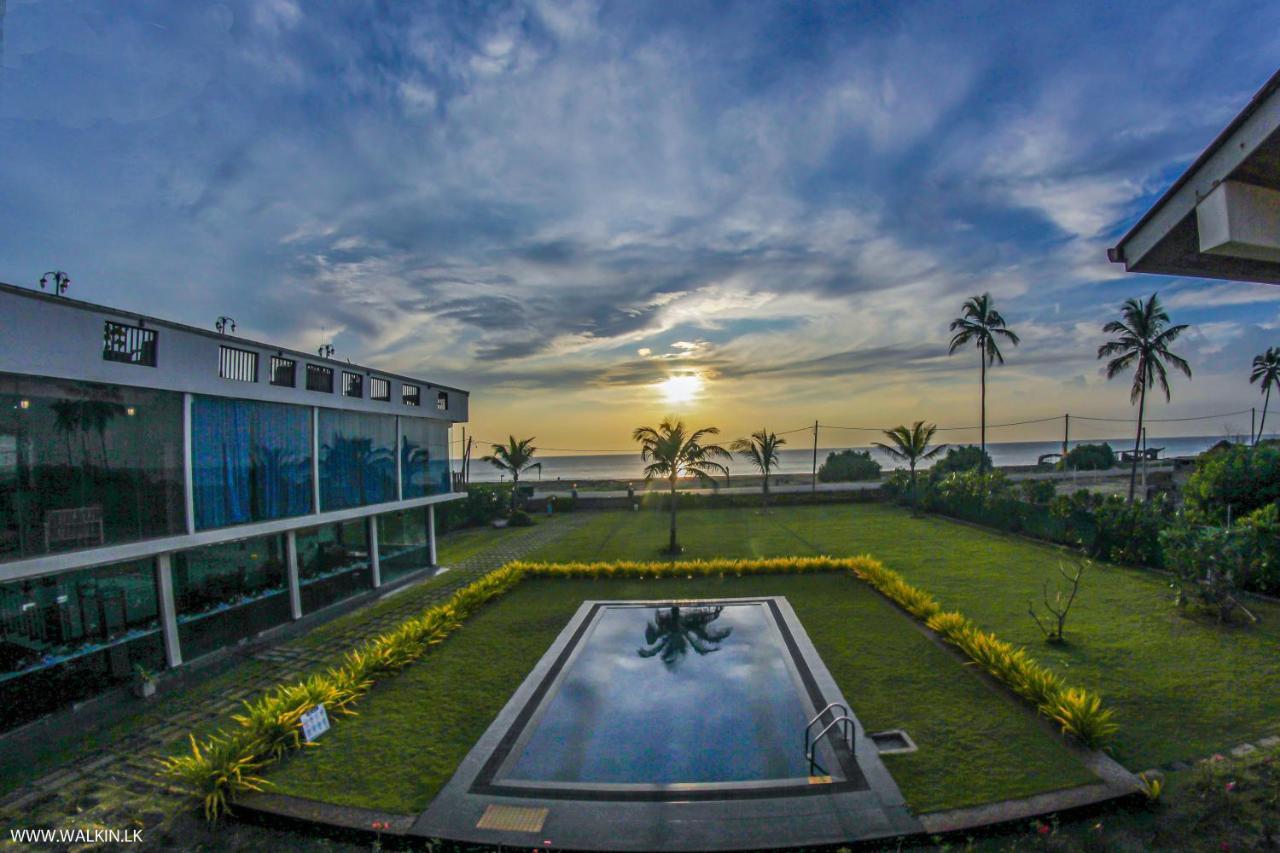 Calypso Sunset Hotel Iranawila Exterior photo